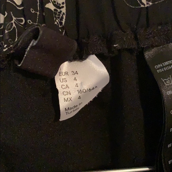 Skull skirt - Picture 3 of 3